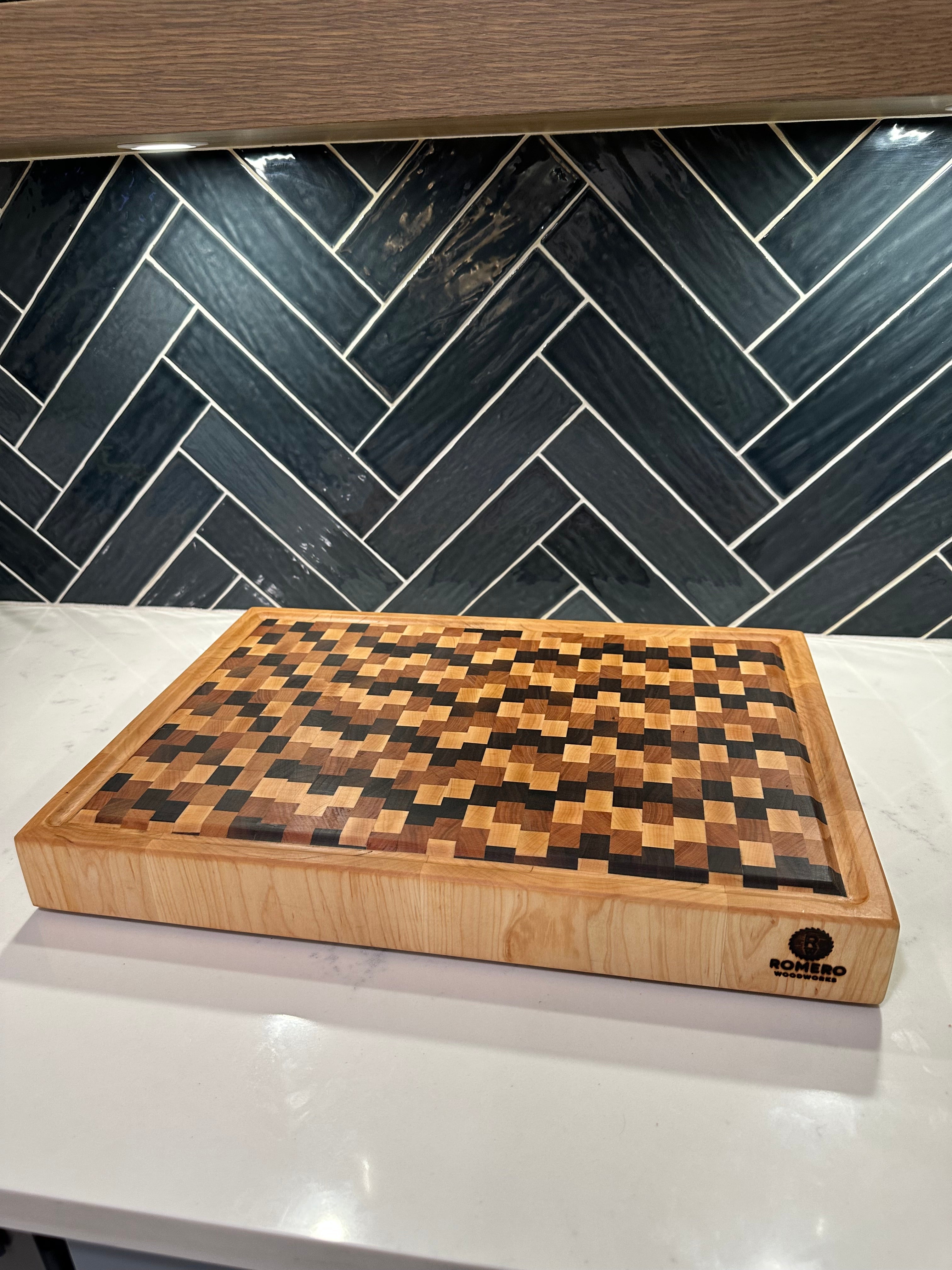 Maple/ Walnut/ Cherry End Grain Cutting Board 20”x 14” x 2.5” Thickness