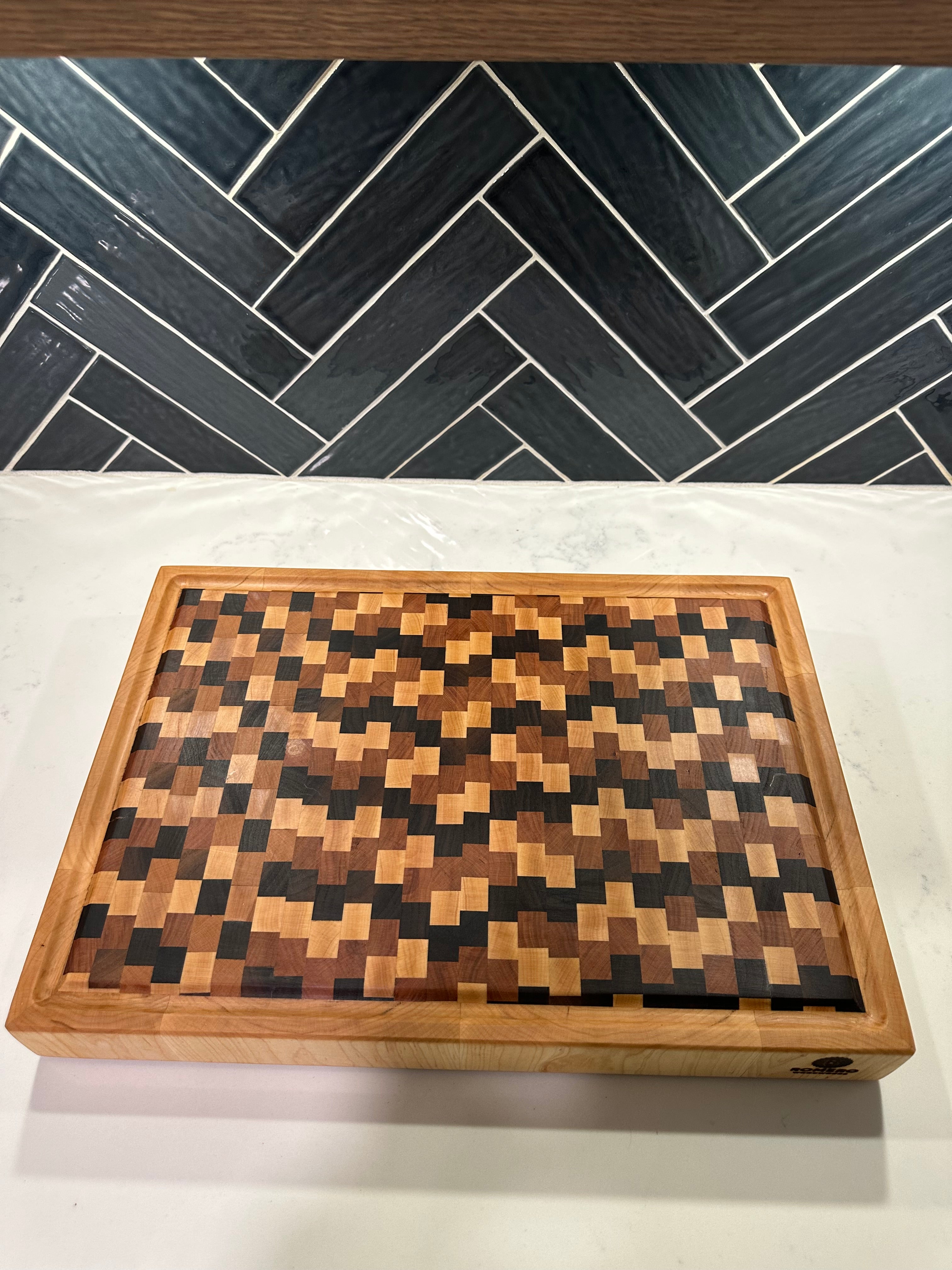 Maple/ Walnut/ Cherry End Grain Cutting Board 20”x 14” x 2.5” Thickness