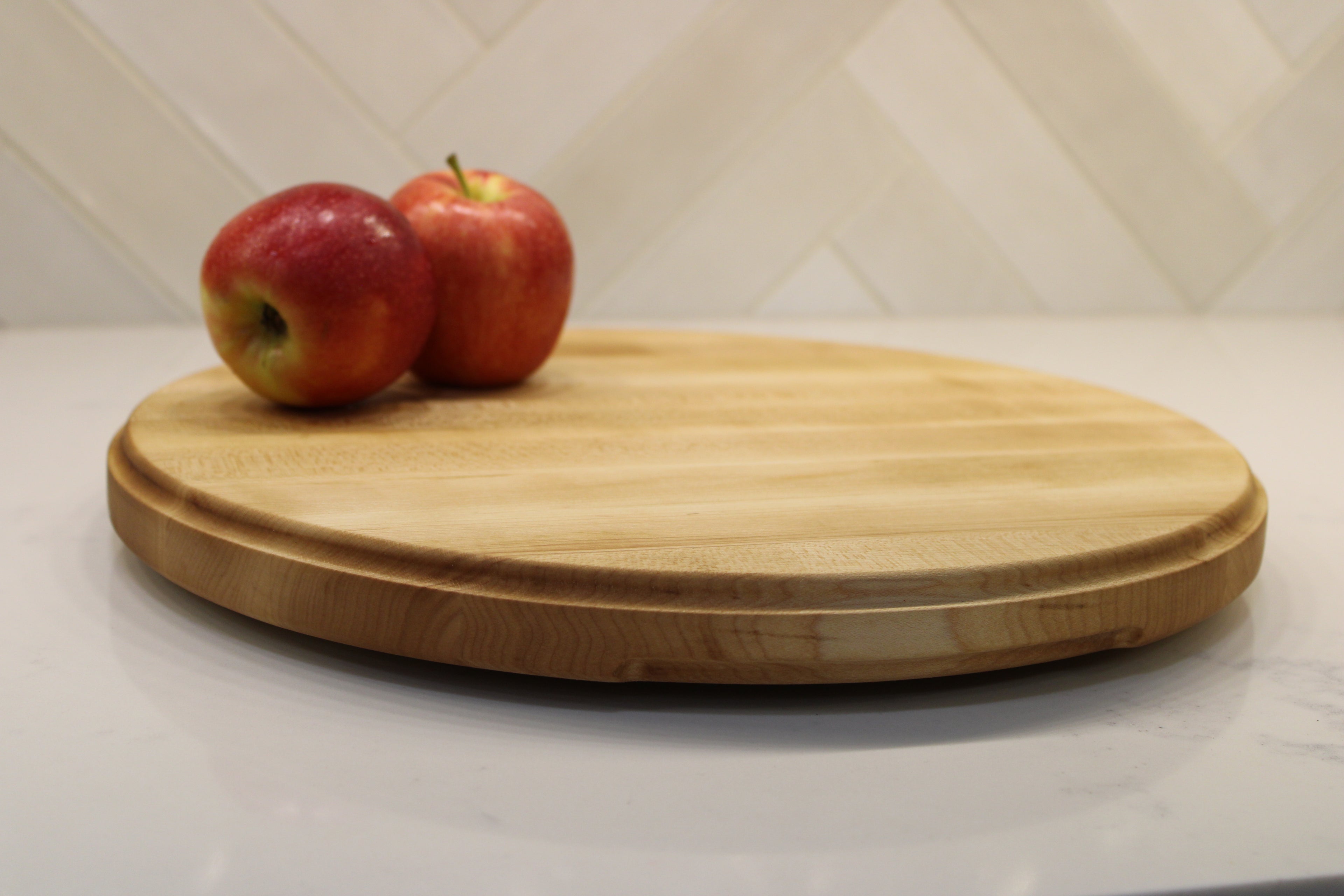 Maple Round Edge Grain Cutting Board 14” Diameter