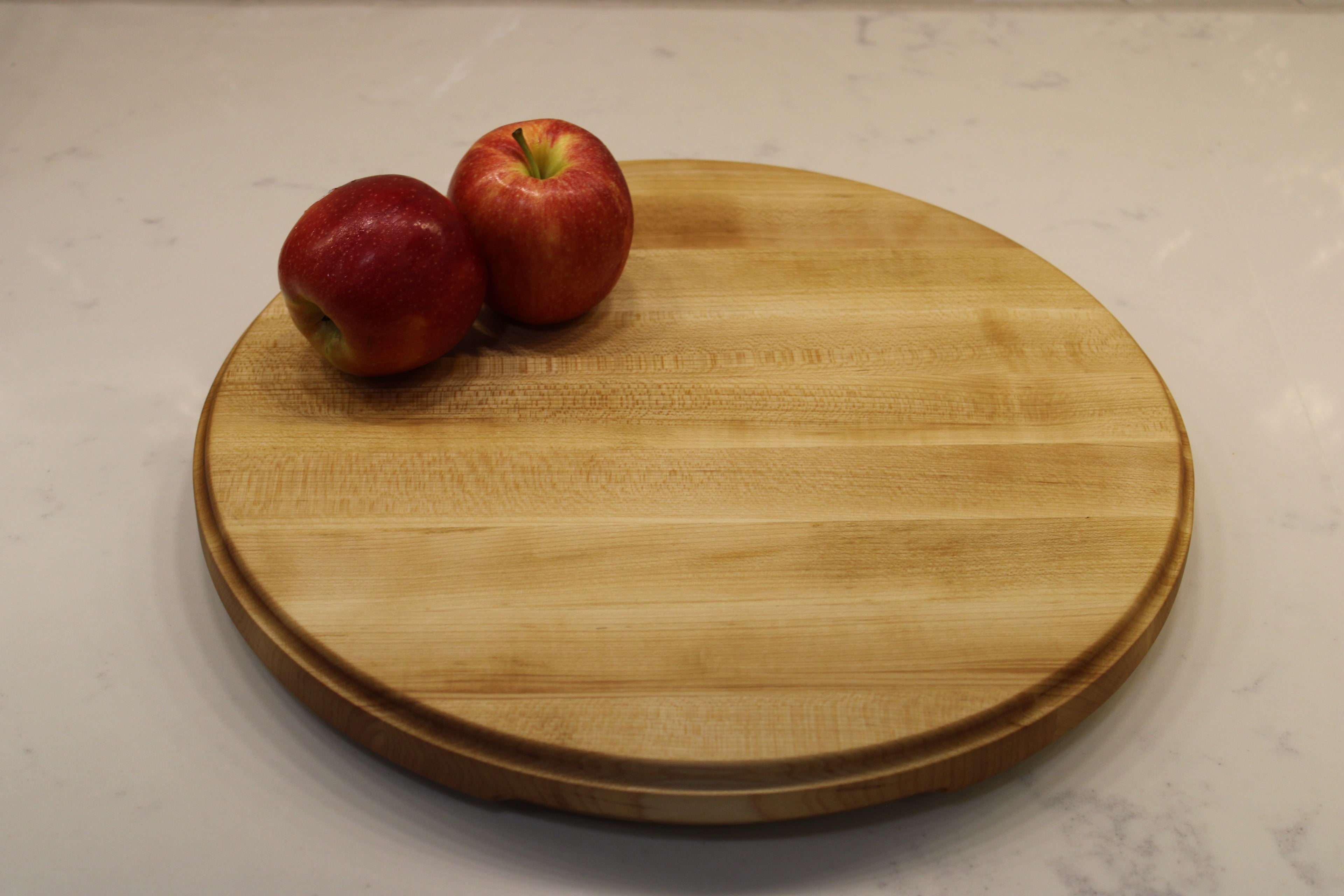 Maple Round Edge Grain Cutting Board 14” Diameter
